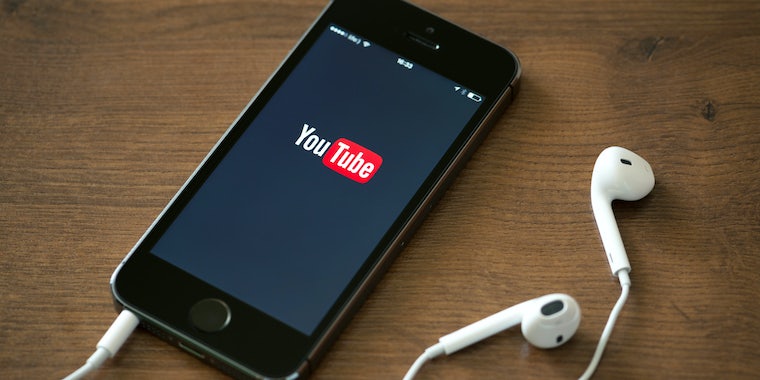 Как слушать музыку с YouTube в фоновом режиме на телефоне 